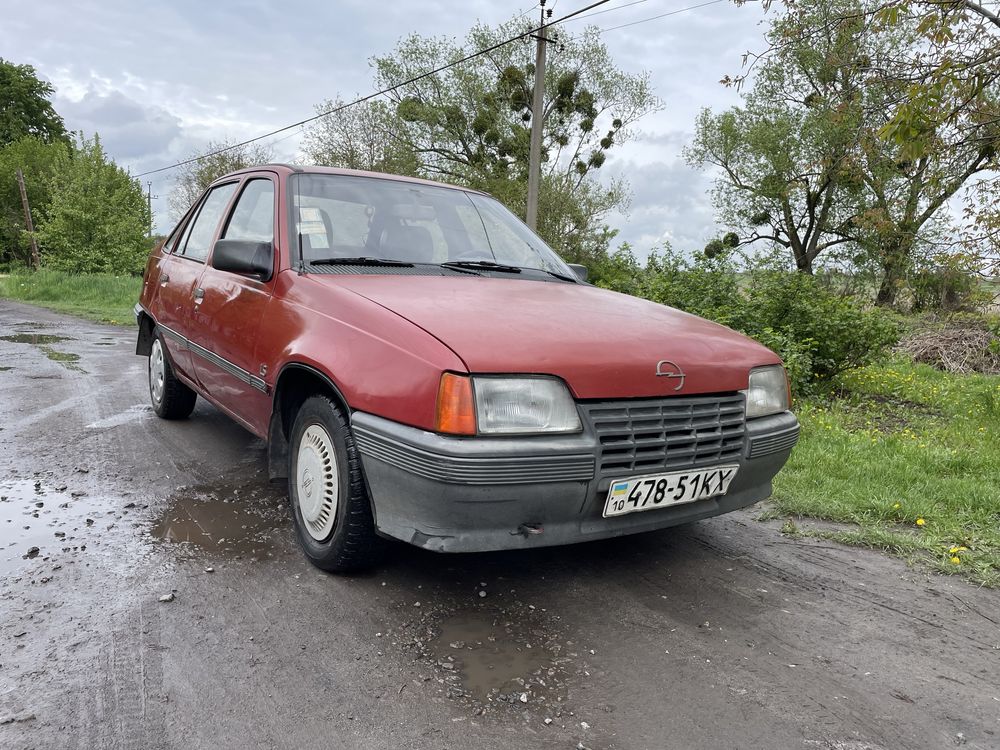 Opel Kadett 1.4 Терміново