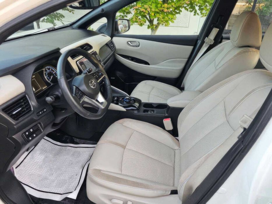Nissan LEAF SL PLUS      2019