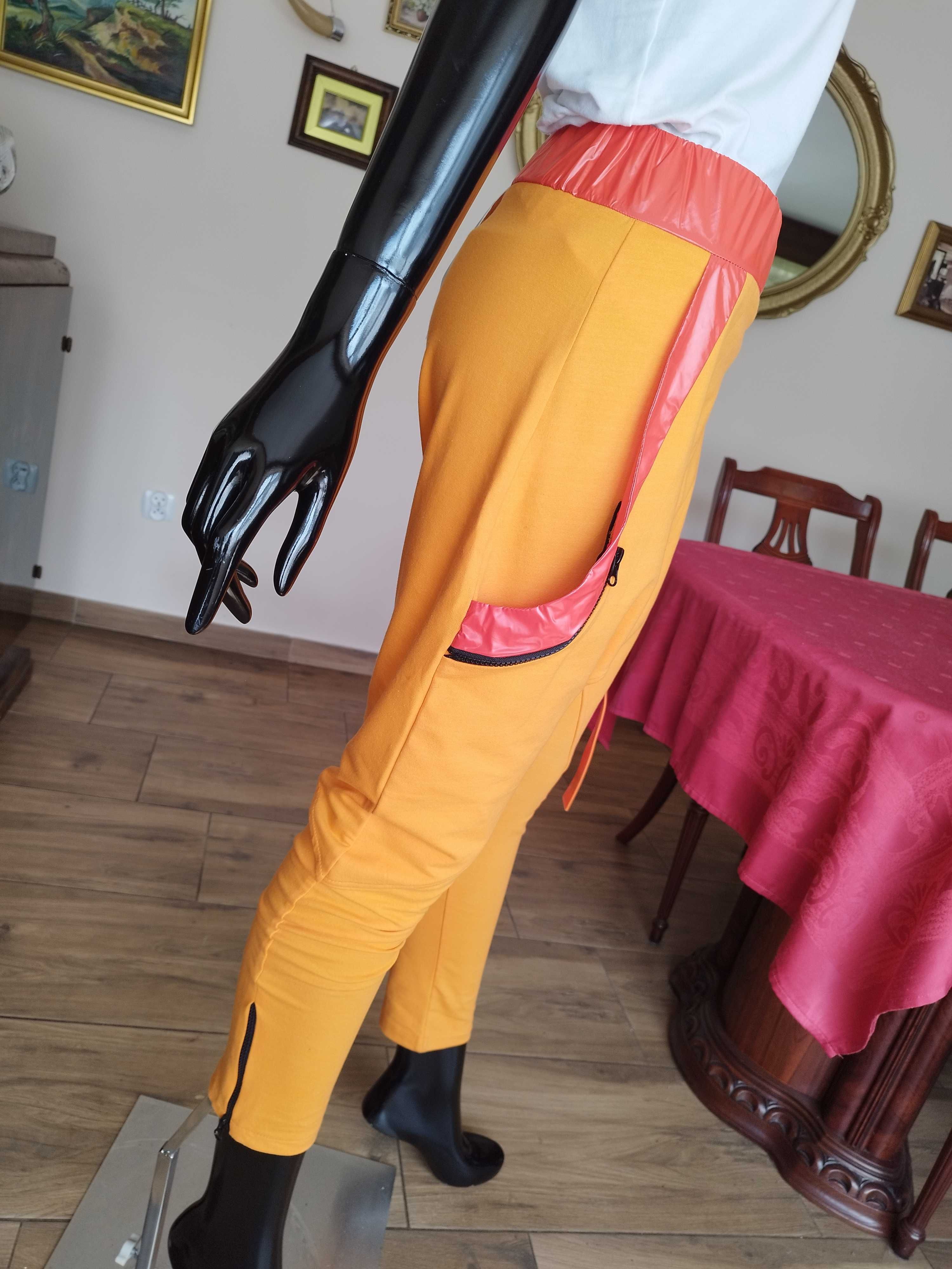 %_MISS CITY_spodnie sportowe/dresowe_baggy_pomarańczowe_S/M