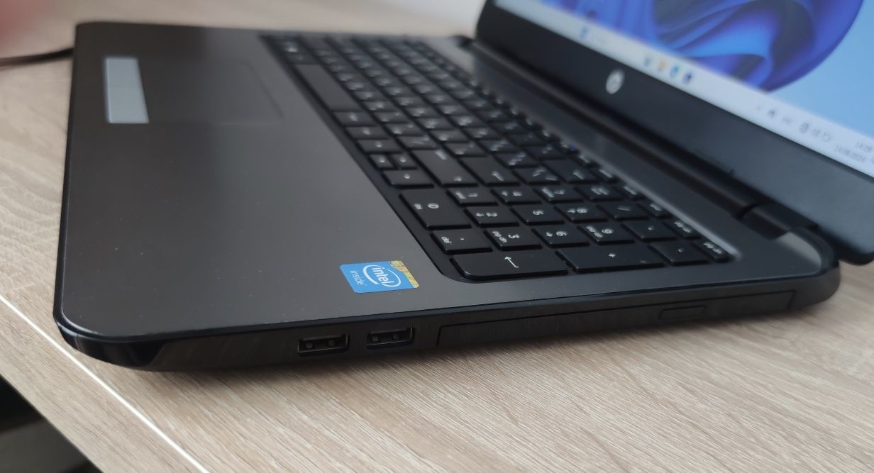Ноутбук HP 250 G3 / 15,6