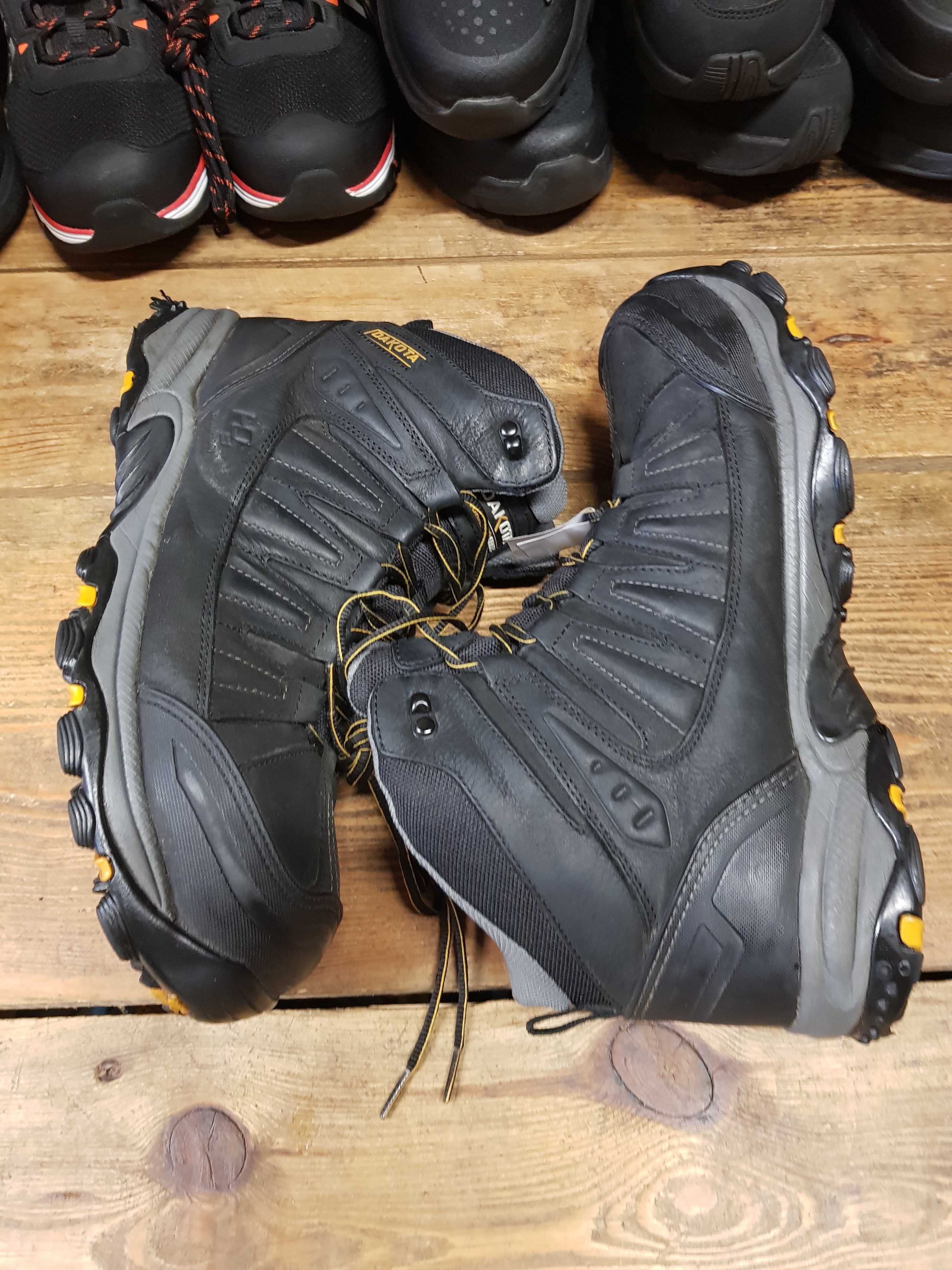 Buty robocze DAKOTA rozm 45 wkl 30 cm S3