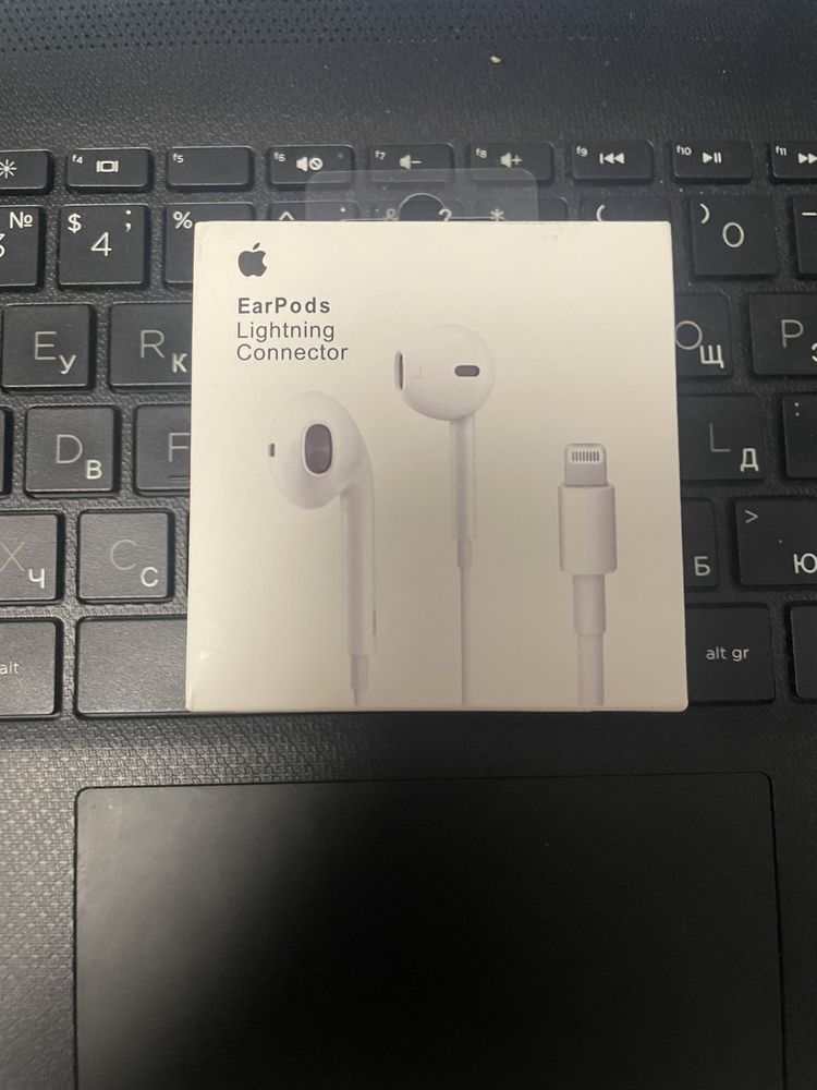 Earpods лайтнинг проводные наушники Apple