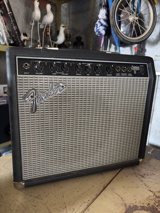 Amplificador Fender 110 Champion