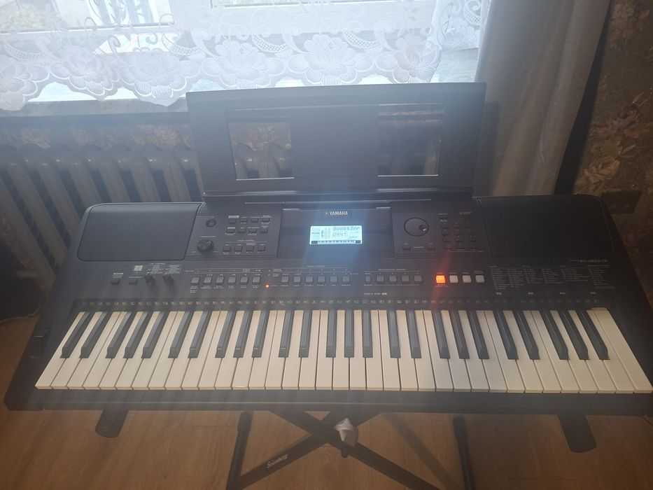 Професійний синтезатор Yamaha PSR-E463