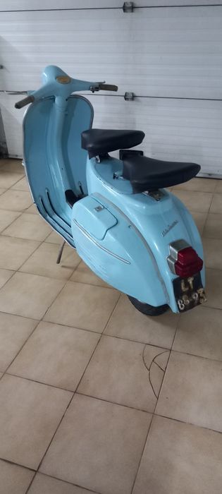 Vespa super 150.