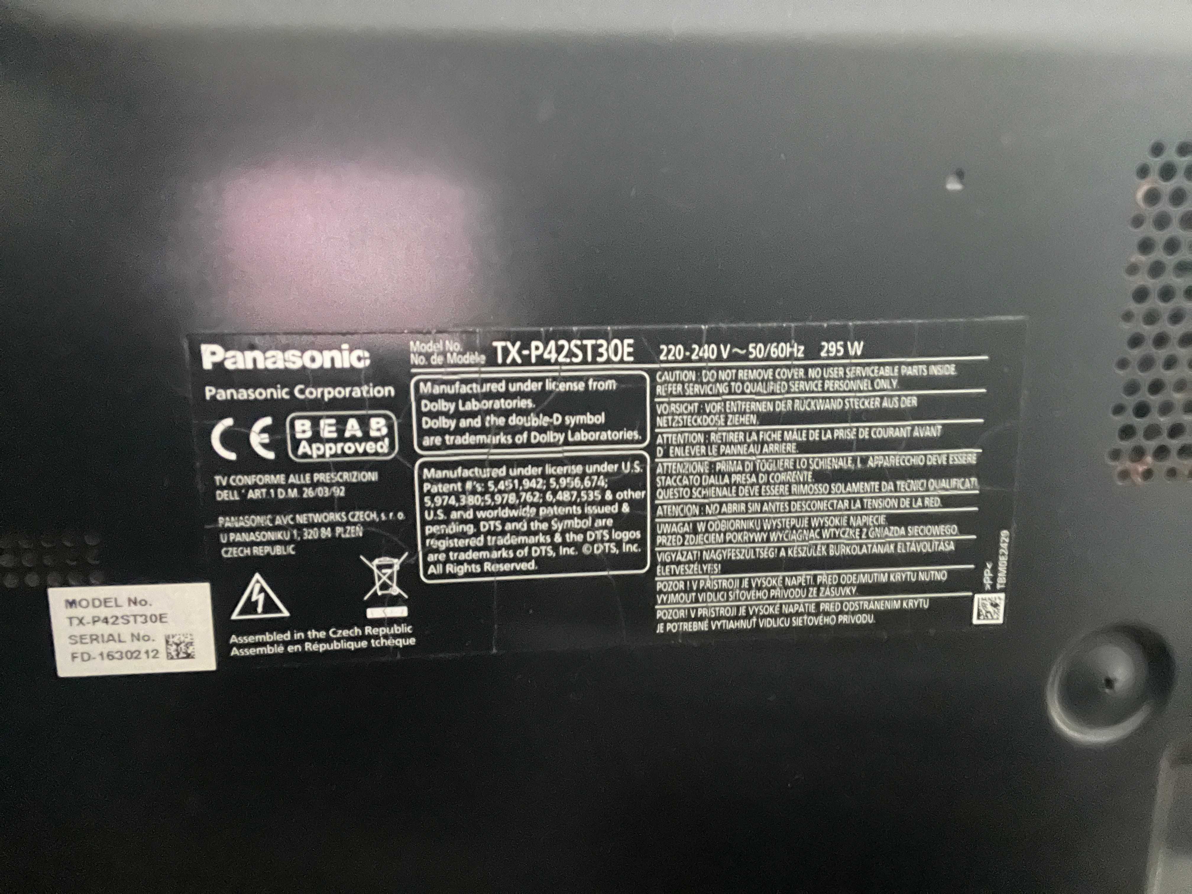 Enorme TV Panasonic TX-p42st30e VIERA 3D Plasma (televisão antiga)