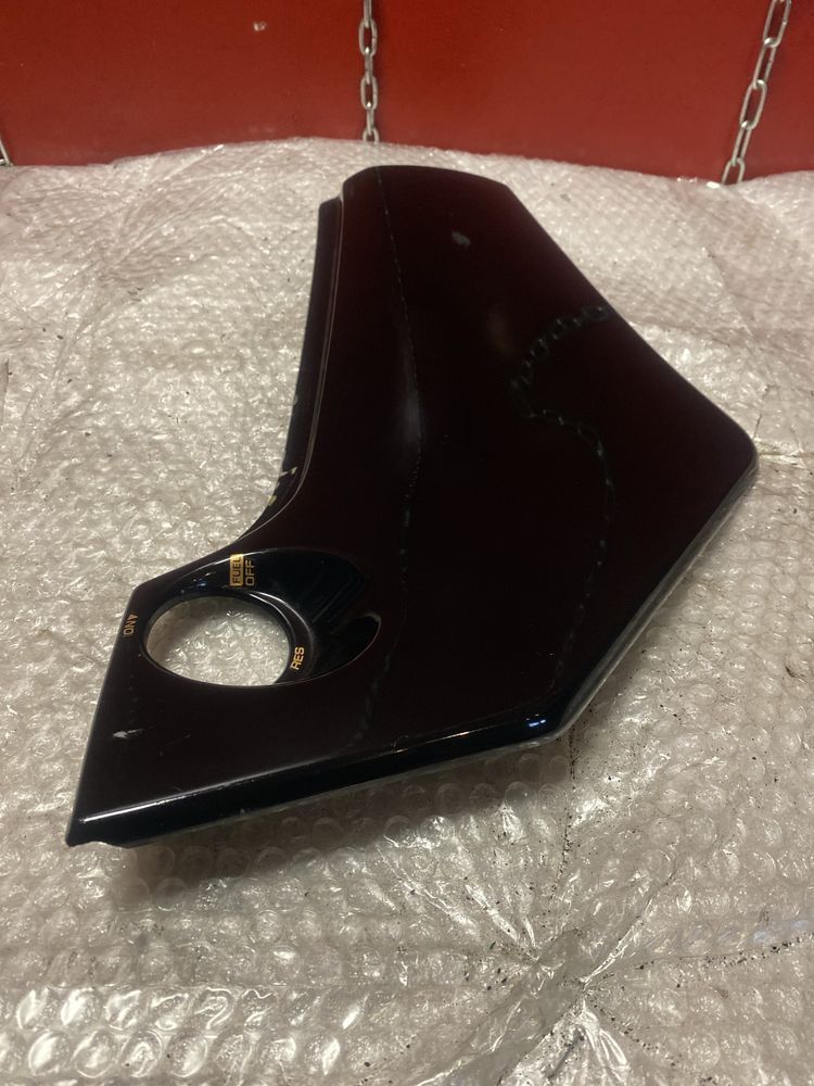 Honda NTV 650 Revere boczek owiewka osłona C123