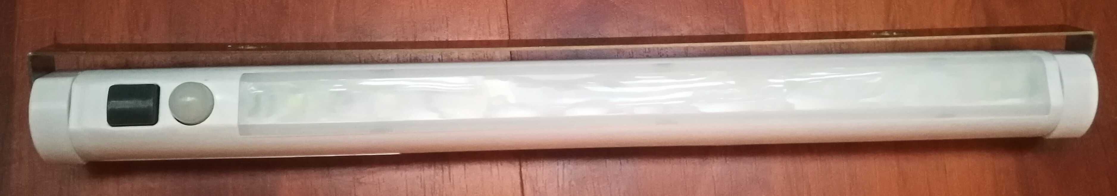 Lampka LED podszafkowa
