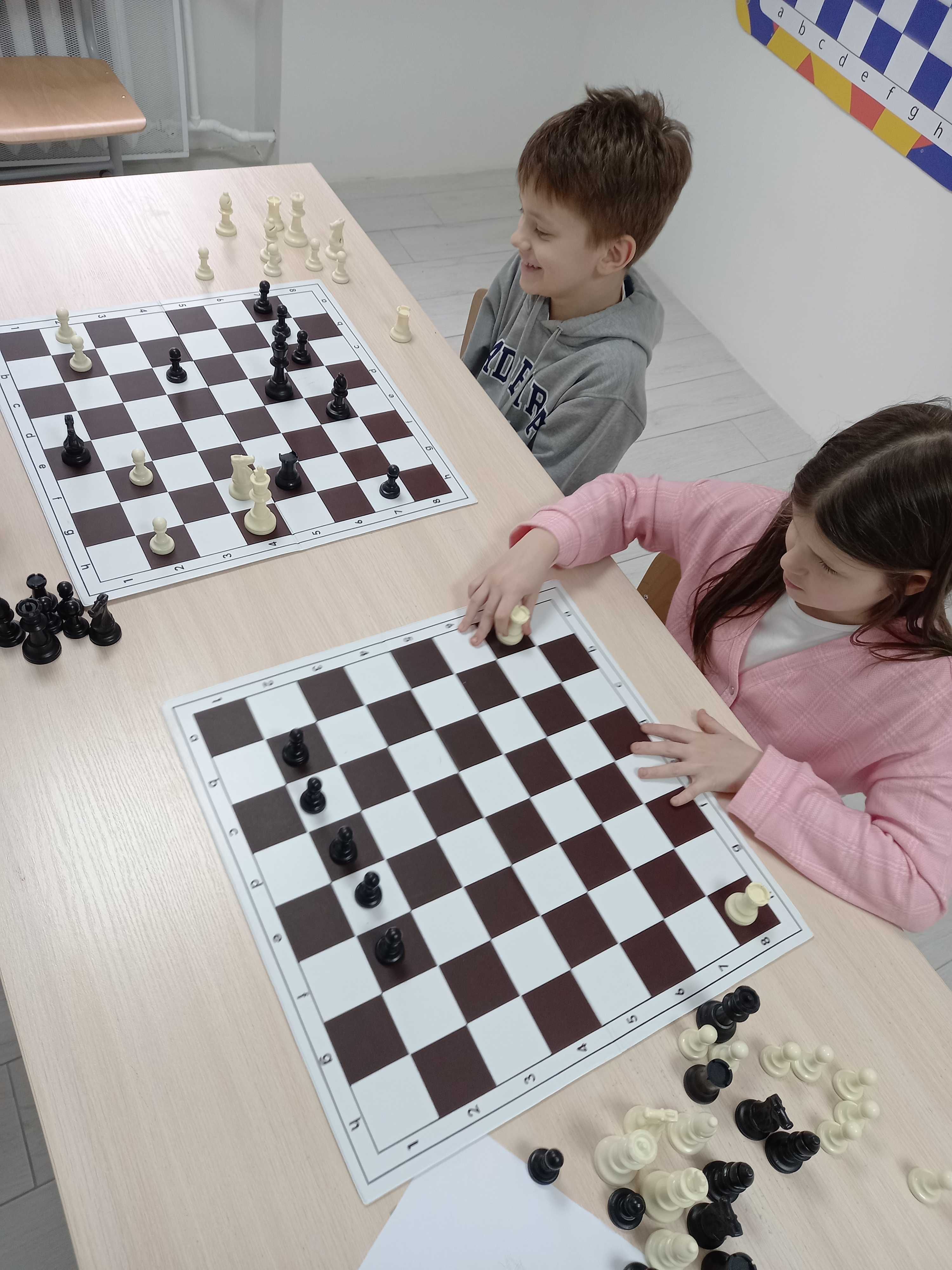 Шахи для дітей. Уроки онлайн та в Києві