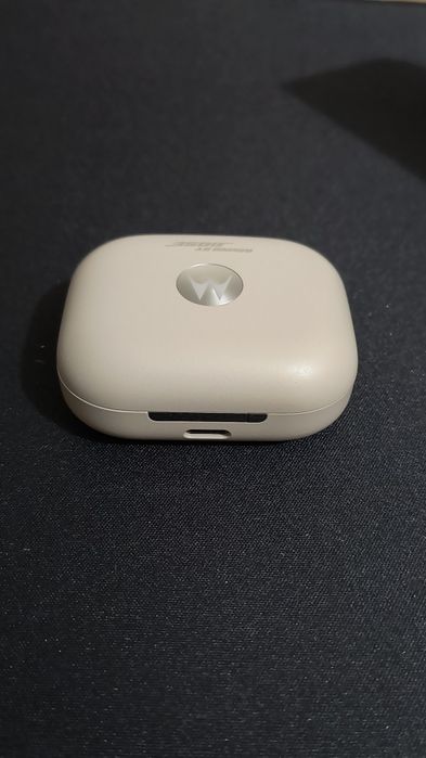 Moto Buds+ | Noise cancelling by BOSE