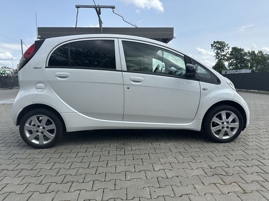 Peugeot iON 2011