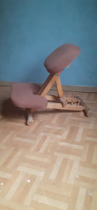 Klękosiad klęcznik ergonomiczny