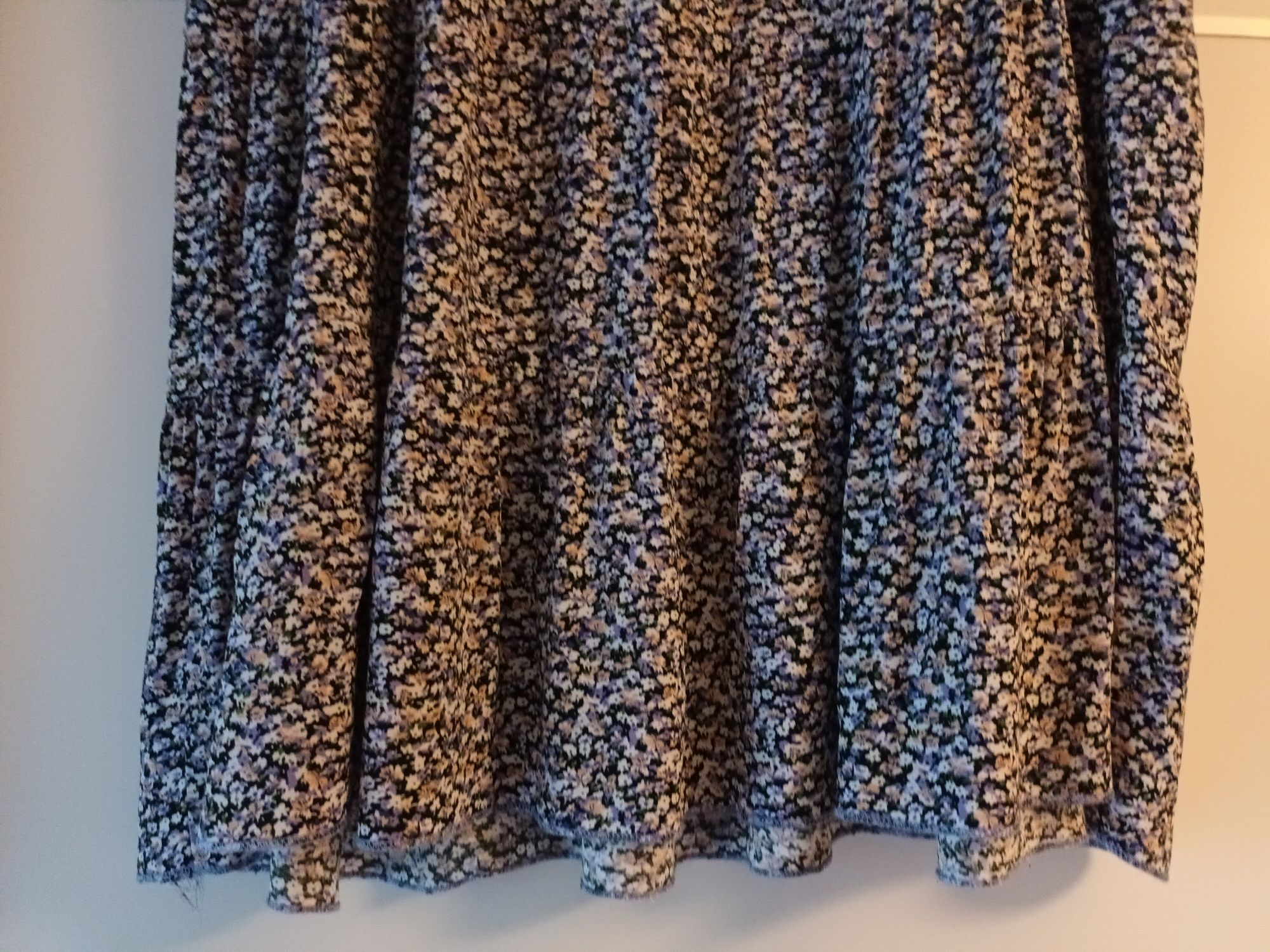 Vestido curto de manga à cava