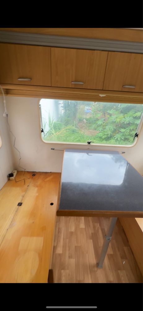 Caravana Pluma 300