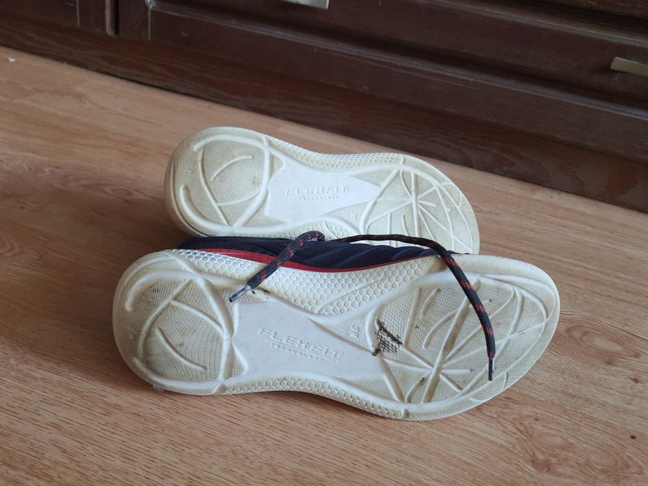 Кросівки б/у 38 розміру Міда