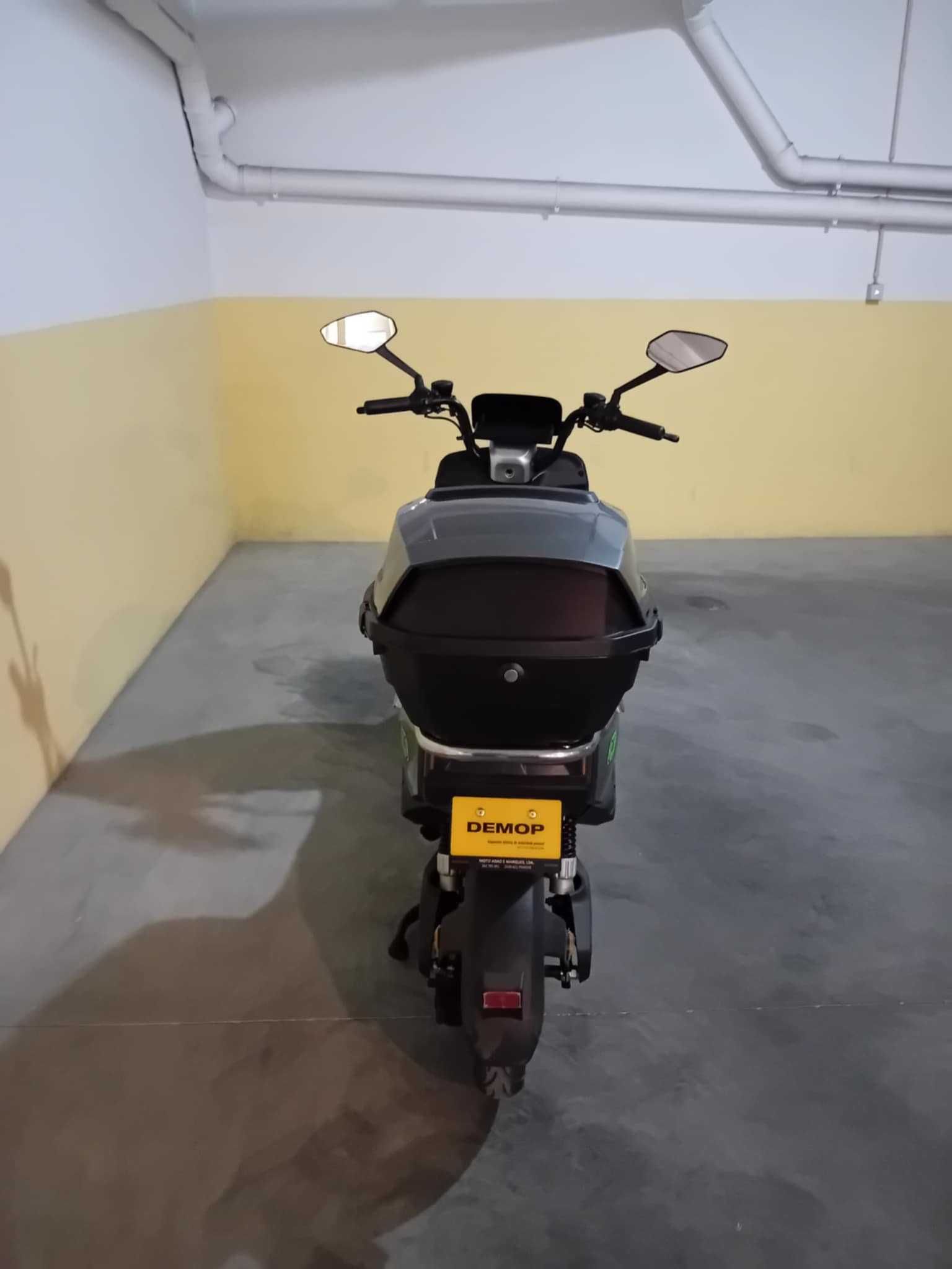 Mota eléctrica com pouco uso