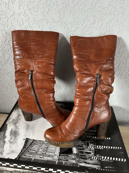 Жіночі шкіряні чоботи