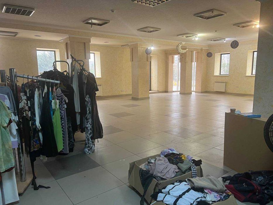 Здам в оренду прим. 110м.кв. поряд МакДональдз, ГАЗ-е опал.