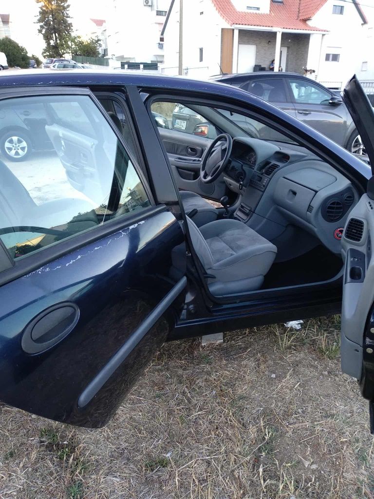 Renault Laguna p