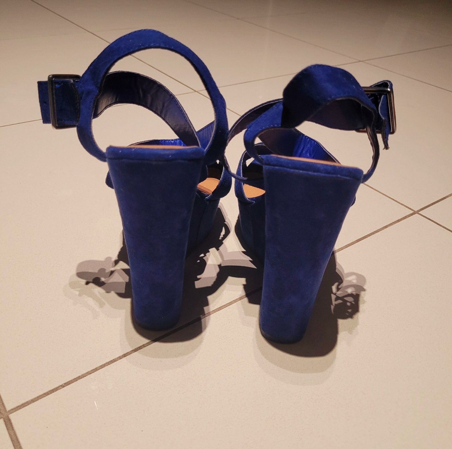 Niebieskie sandały na koturnie Atmosphere rozmiar 38