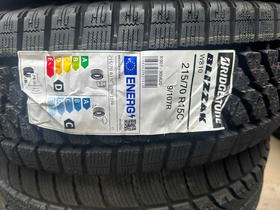 Bridgestone Blizzak W810 215/70R15C 109/107R Komplet Nowe