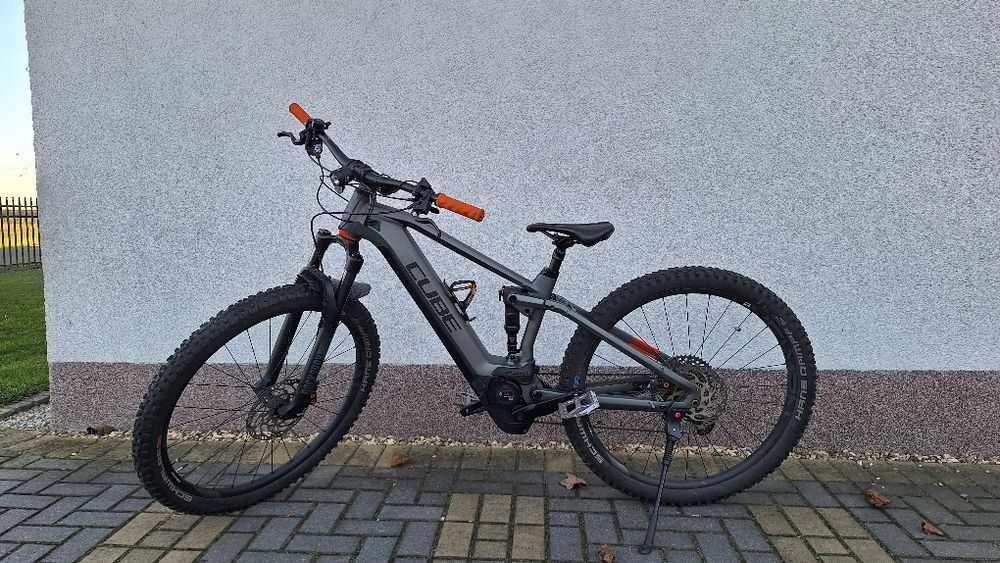 Rower elektryczny cube 120