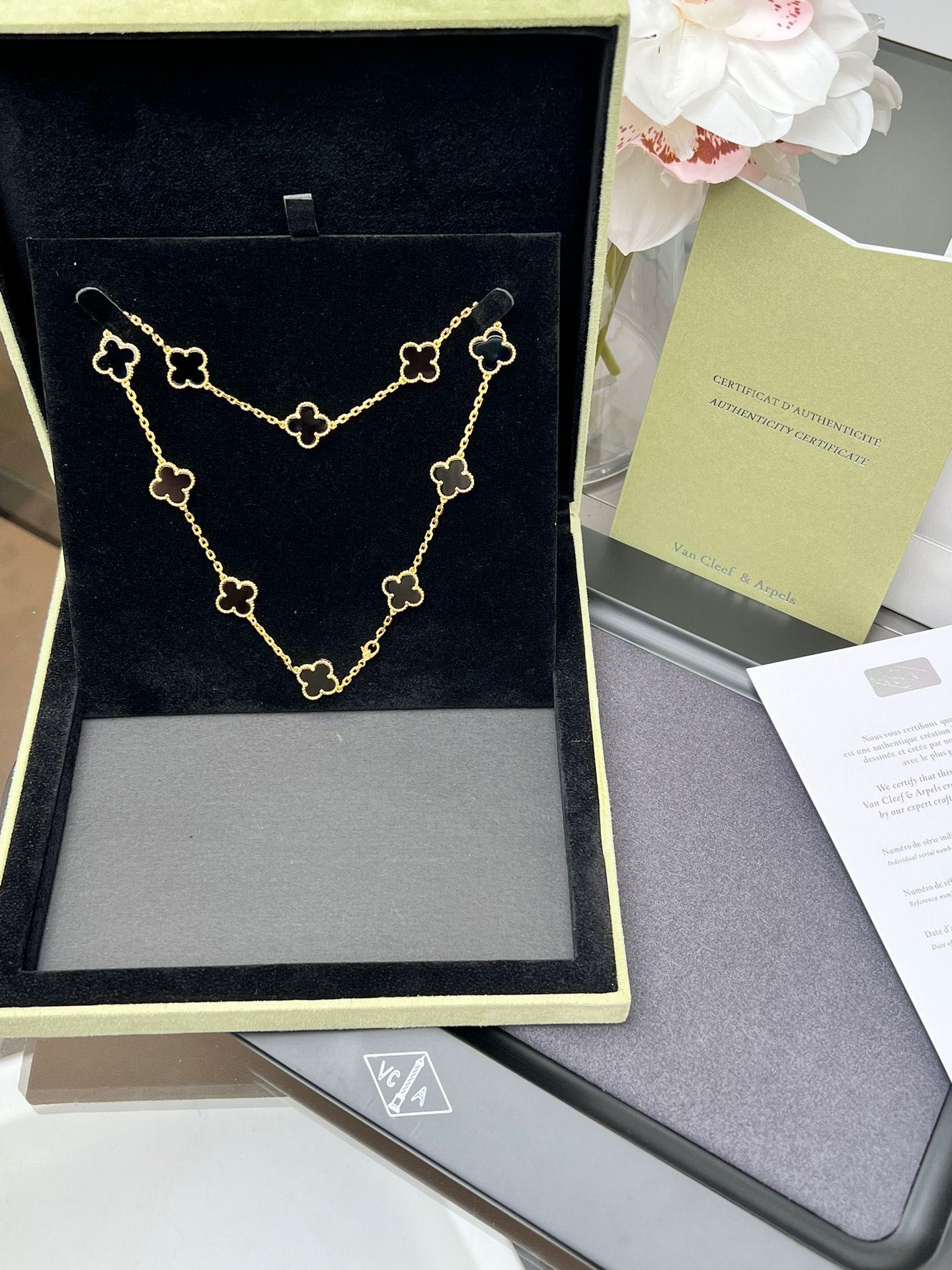 Colar Van Cleef    .