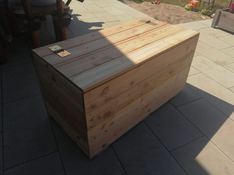 Donica, doniczka, skrzynka drewniana na taras, balkon, do ogrodu