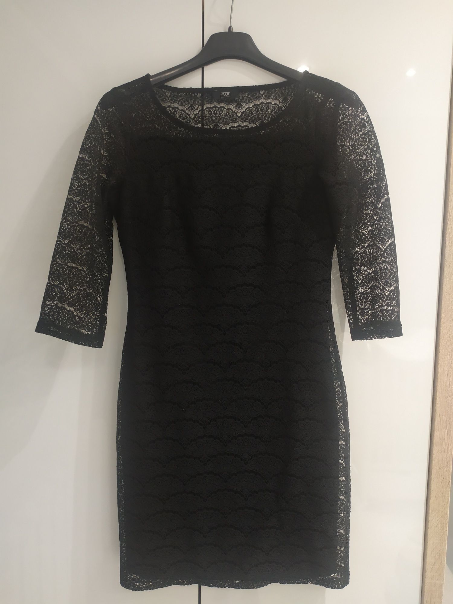 Mała czarna koronkowa sukienka F&F rozmiar 36