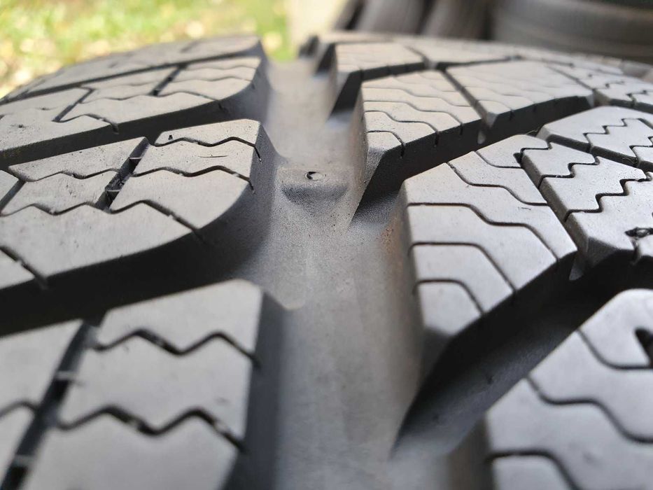 2x Pirelli Sottozero 3  215/55r17   7,4mm