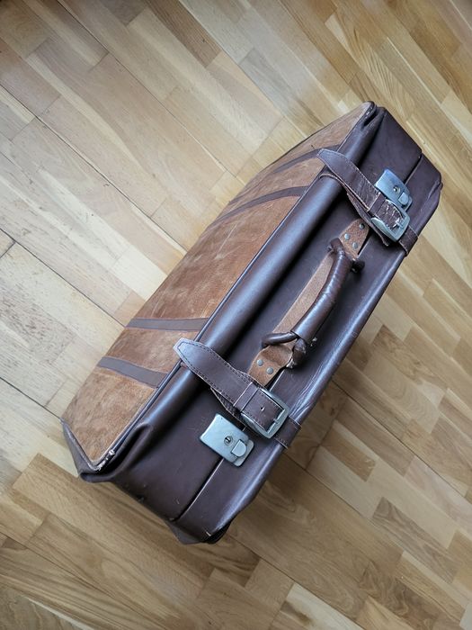 Skórzana walizka PRL