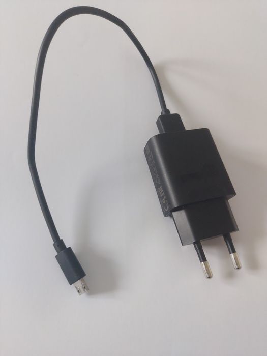Oryginalna ładowarka sieciowa Motorola MC-102 10W czarna turystyczna