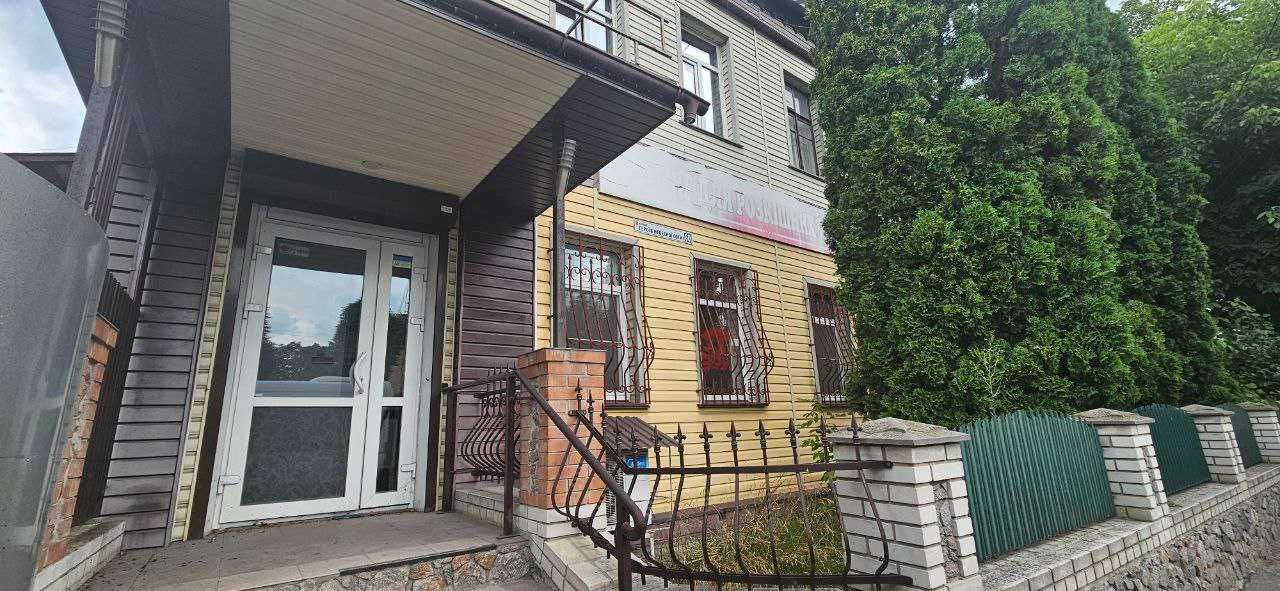 Оренда фасадного комерційного приміщення, центр міста.