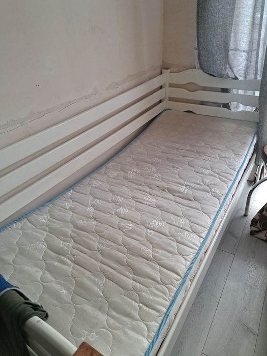 Кравать  80 на 190 .