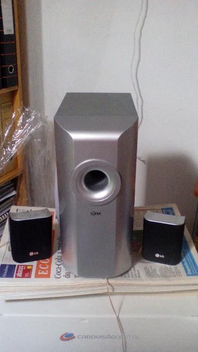 Conjunto colunas e subwoofer