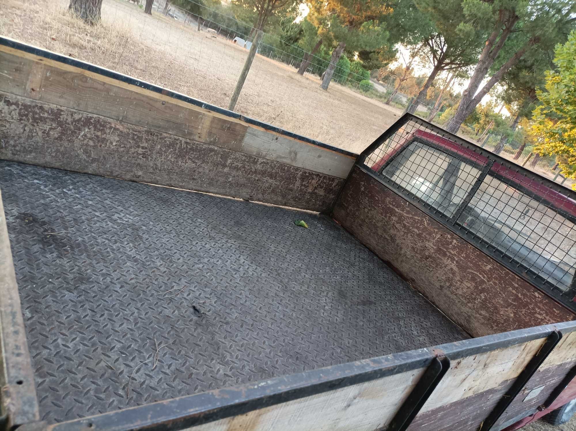 Carrinha de caixa aberta