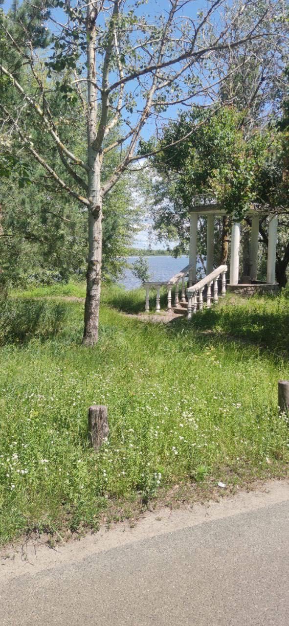 Будиночок біля води, з банею, більярдом та мальовничою природою