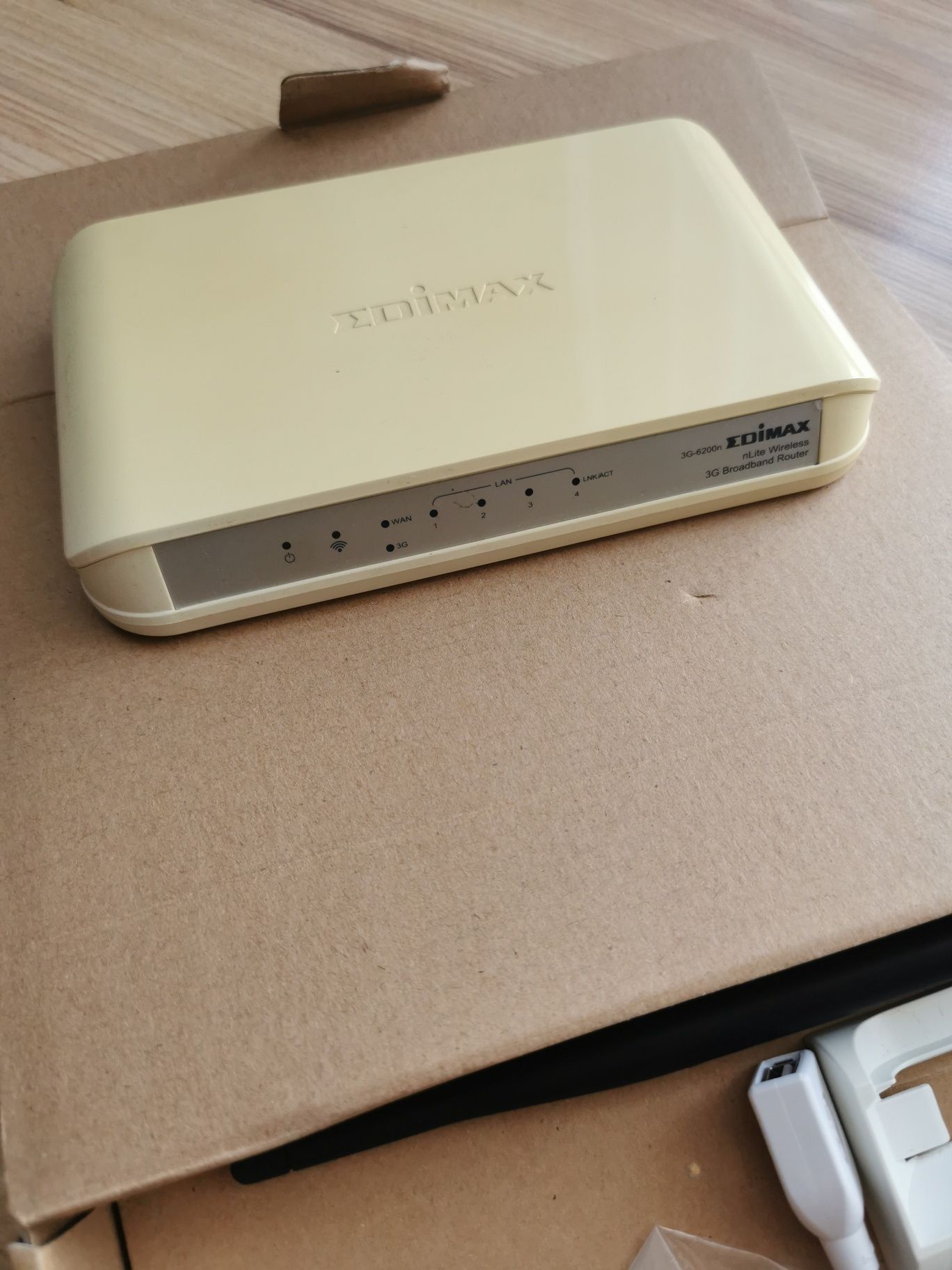 Router Edimax 3G- 6200n