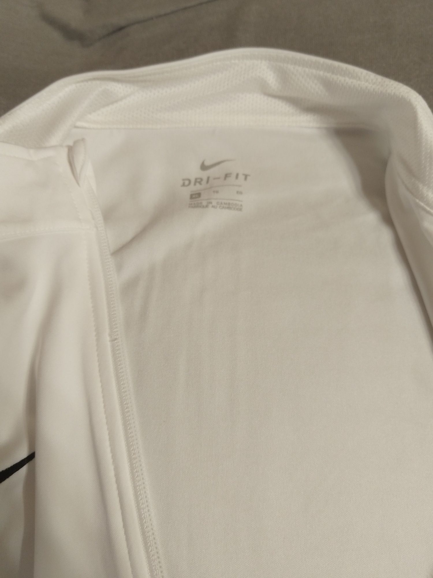 Nowa bluza męska Nike.