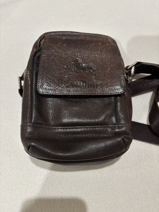 Bolsa para homem, tira-colo, em pele, da Cavalinho
