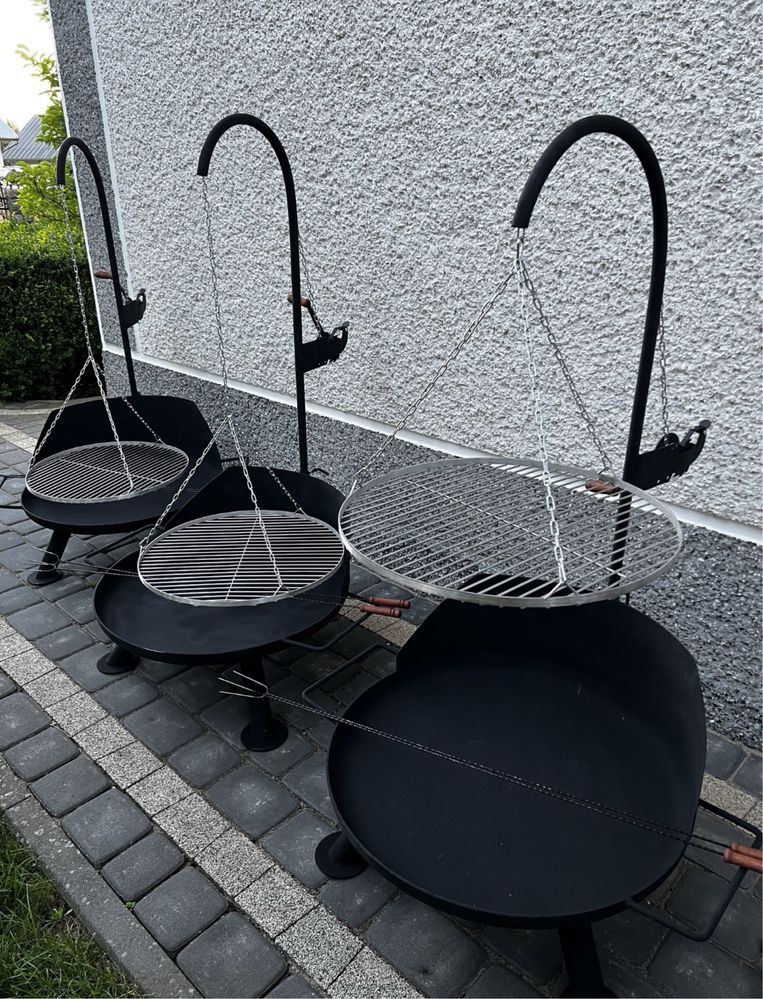Grill na kolkach od ŚLUSARZA karoca RECZNIE WYKONANY
