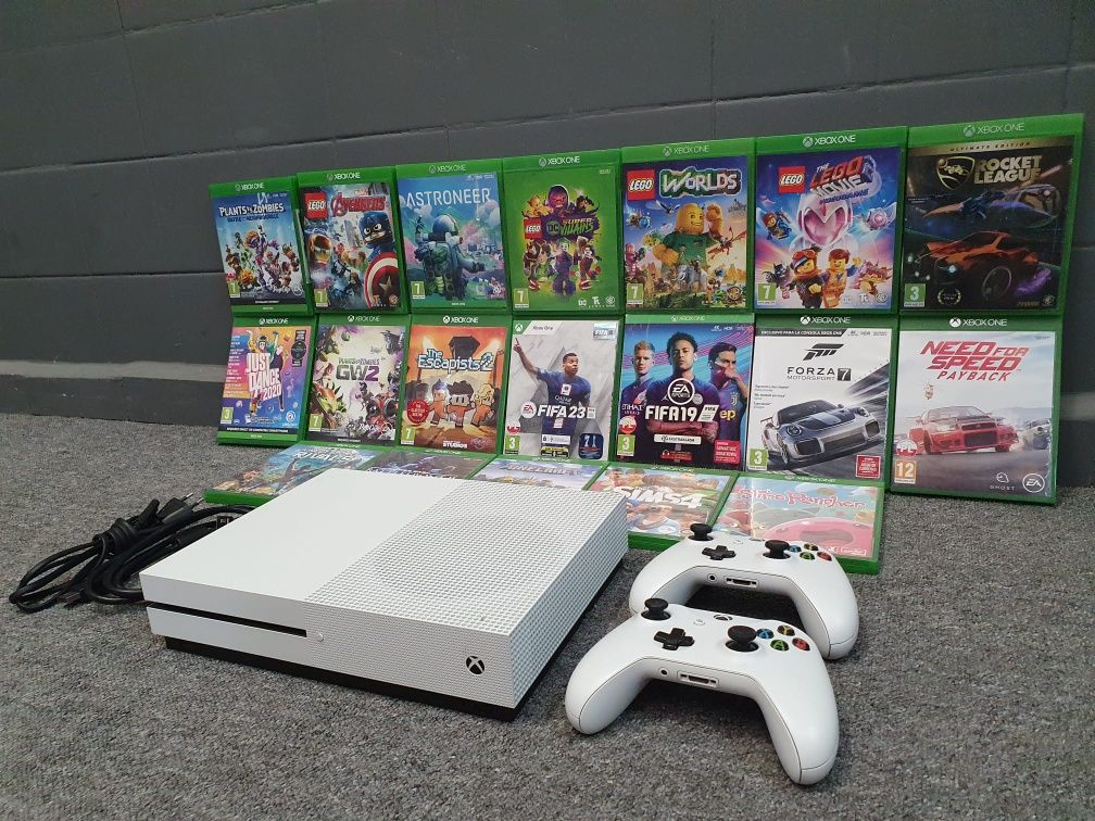 Xbox one S 1000gb + 2pady