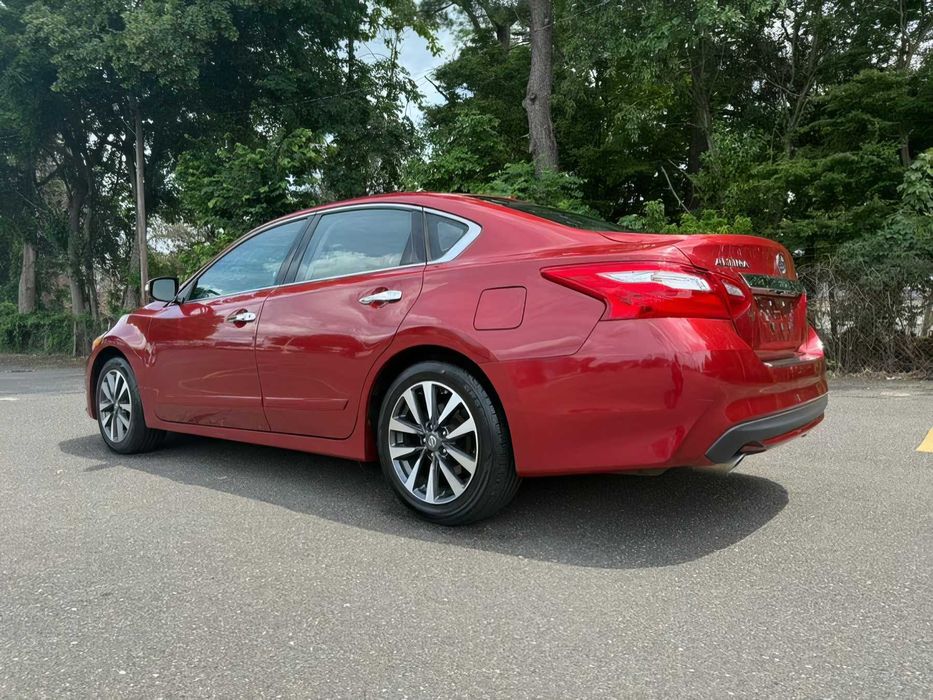 Nissan Altima      2017
