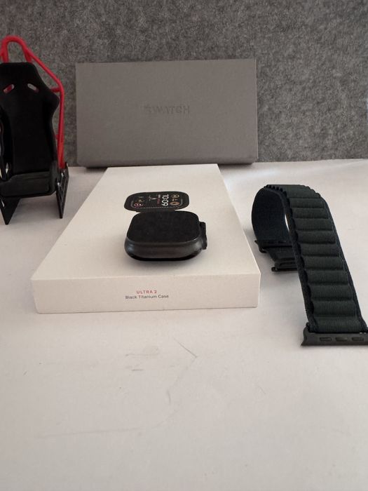 Apple Watch Ultra 2 49MM Black titanium dark green