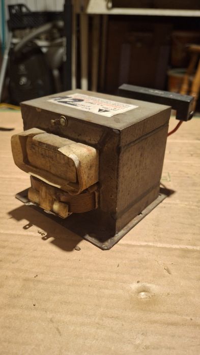 Transformator z mikrofalówki 700w