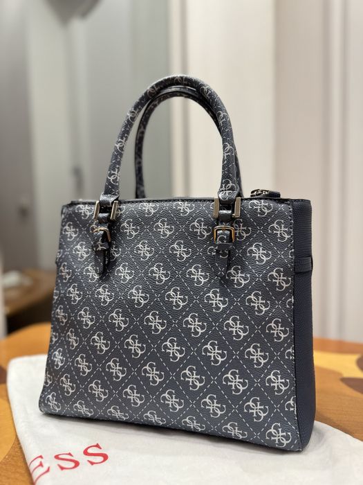 Оригінальна сумка Guess