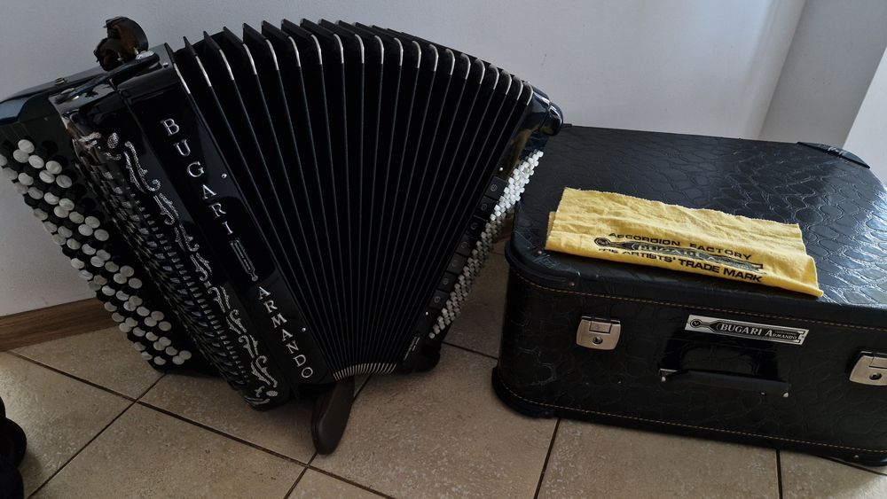 Akordeon Bugari Armando Kanałowy