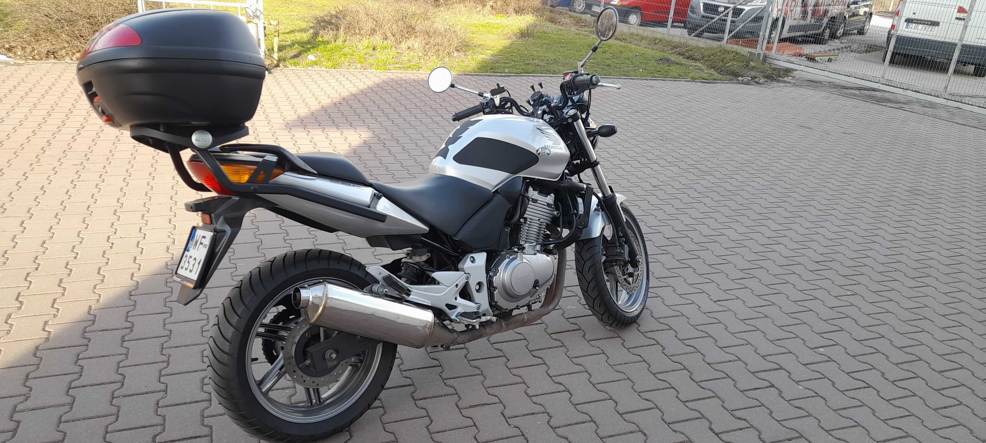 Honda CBF 500, 2004r, kufer Givi, grzane manetki Oxford