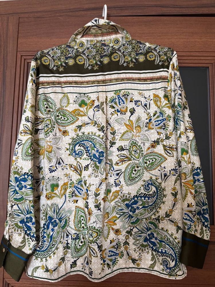 Зелена блуза Imperial, біла, романтична з рюшами, турецкий огірок