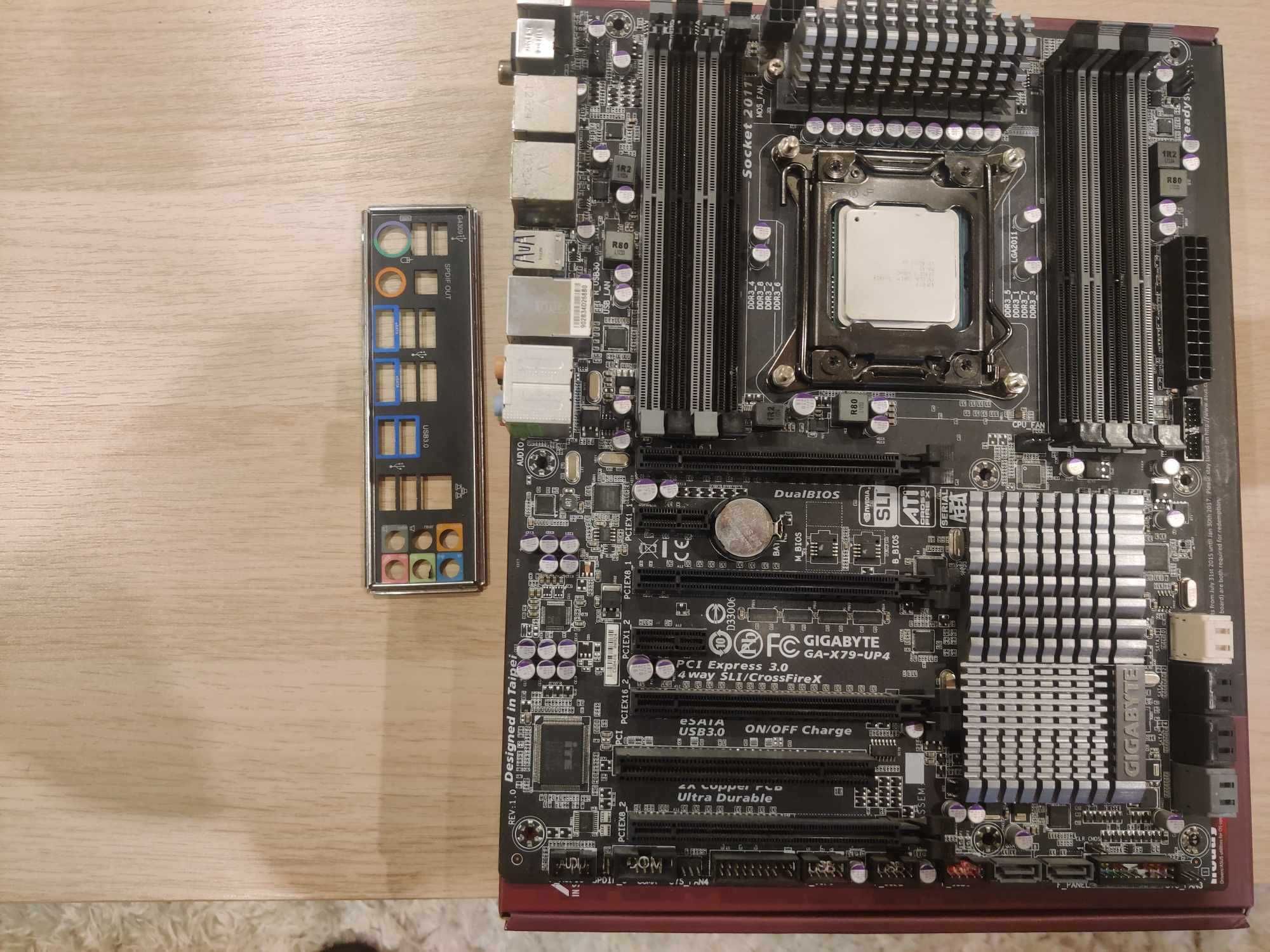 GIGABYTE GA-X79-UP4+I7 3820+12GB RAM+Be quiet Dark Rock 3+240GB SSD